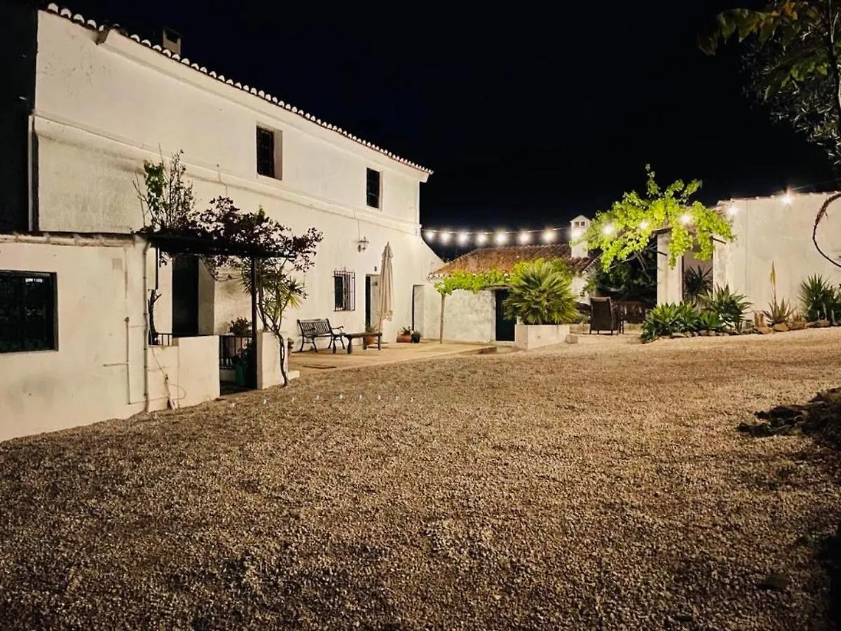Finca Serrato Colmenar Bed & Breakfast