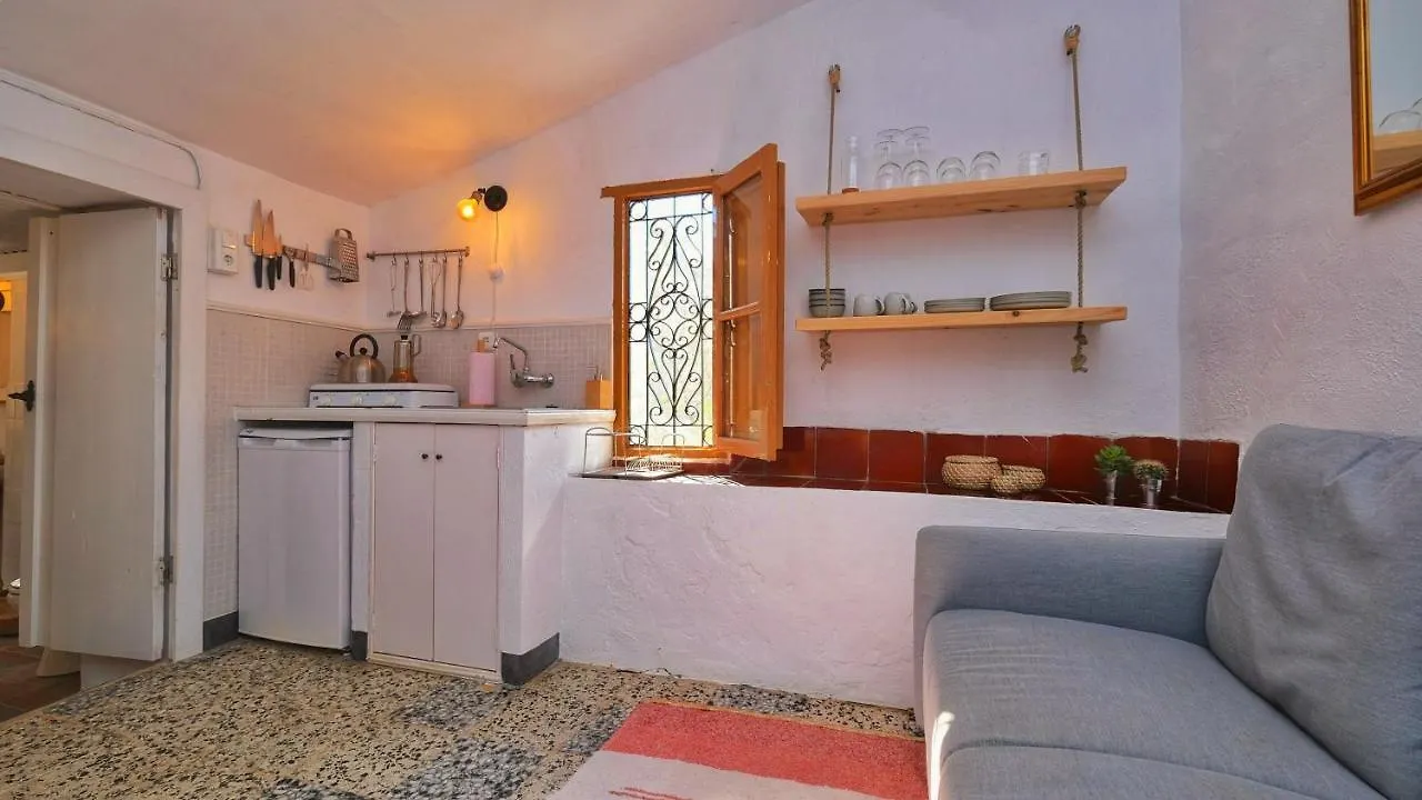 Finca Serrato Colmenar Bed & Breakfast