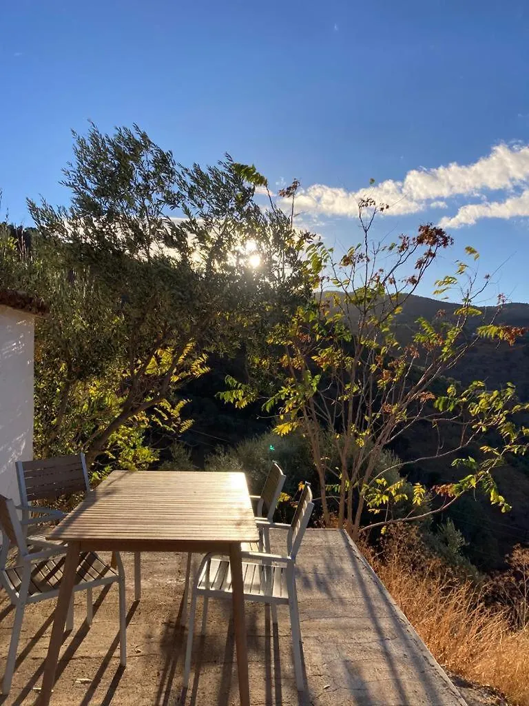 Finca Serrato Colmenar Bed & Breakfast